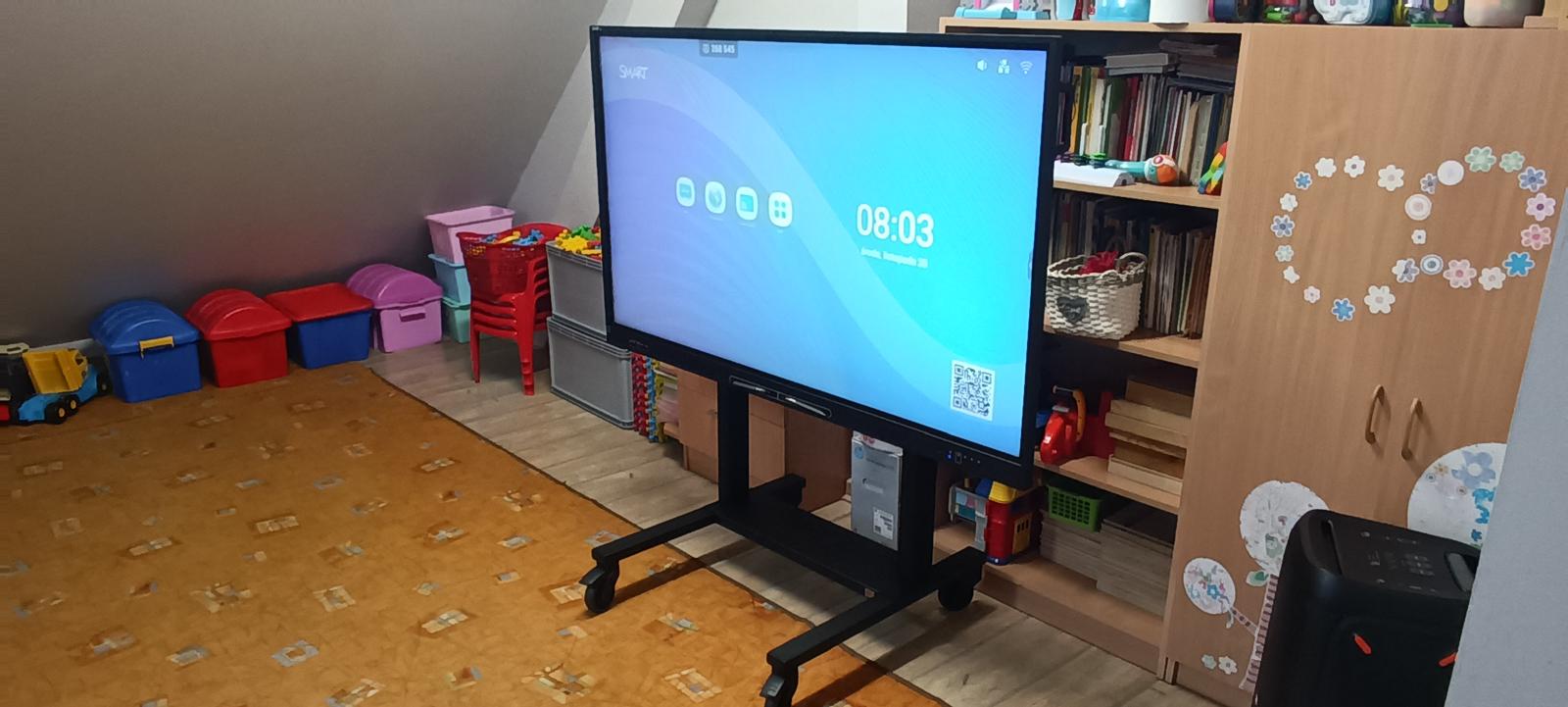 Sala lekcyjna z monitorem interaktywnym – Gdynia