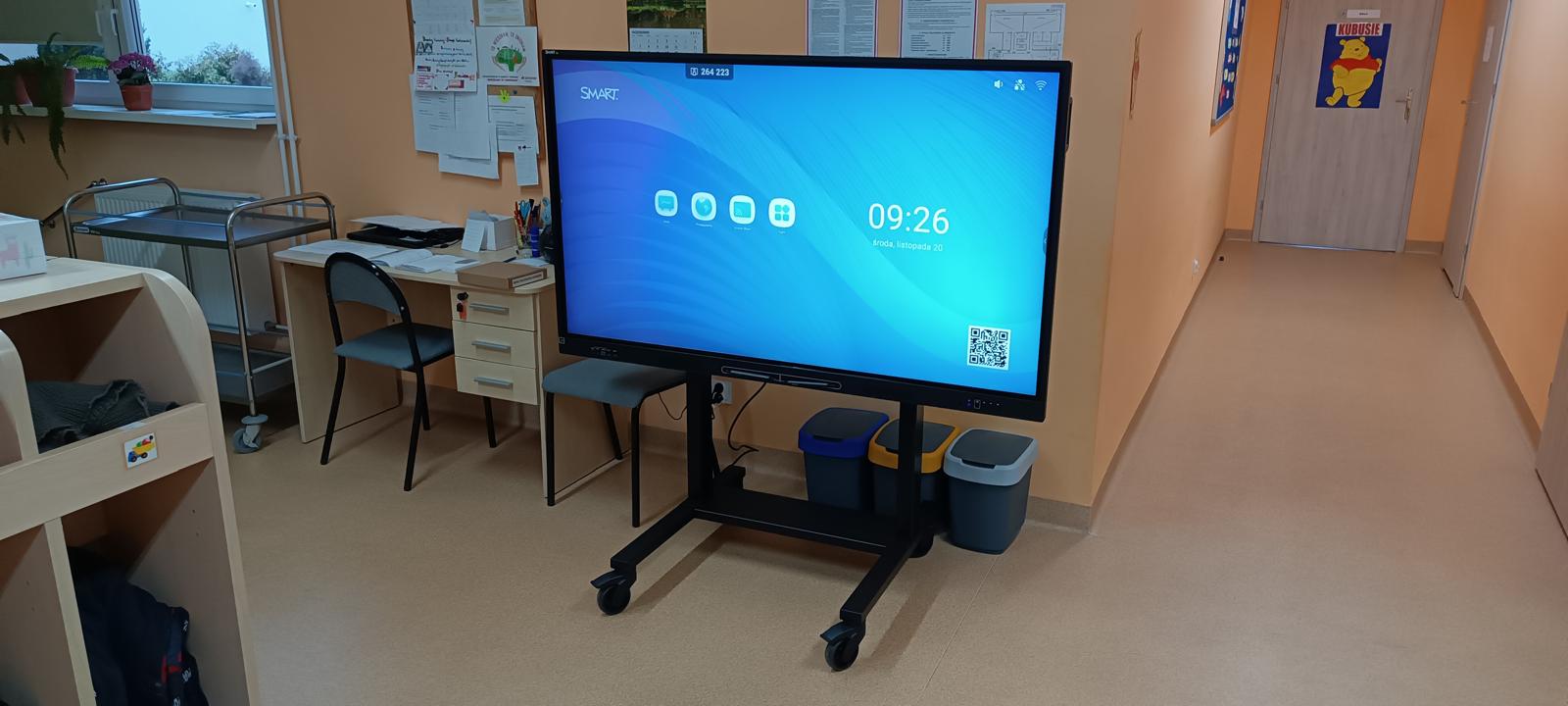 Instalacja monitora interaktywnego w sali edukacyjnej – Gdynia