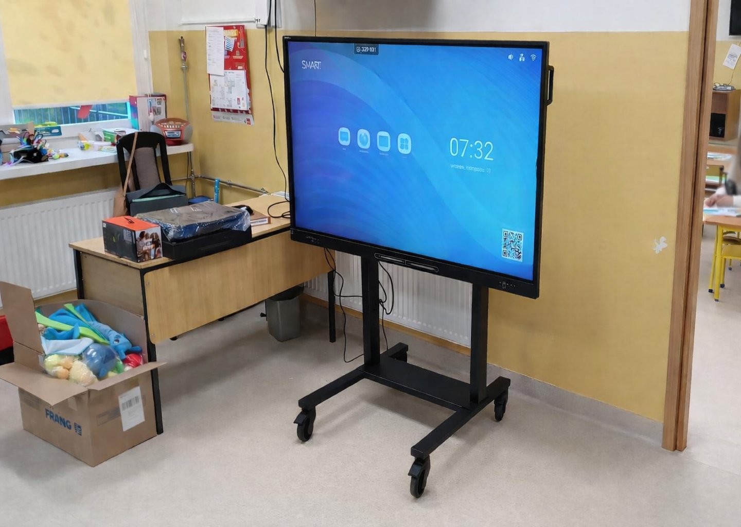 Sala lekcyjna z monitorem interaktywnym – Gdynia