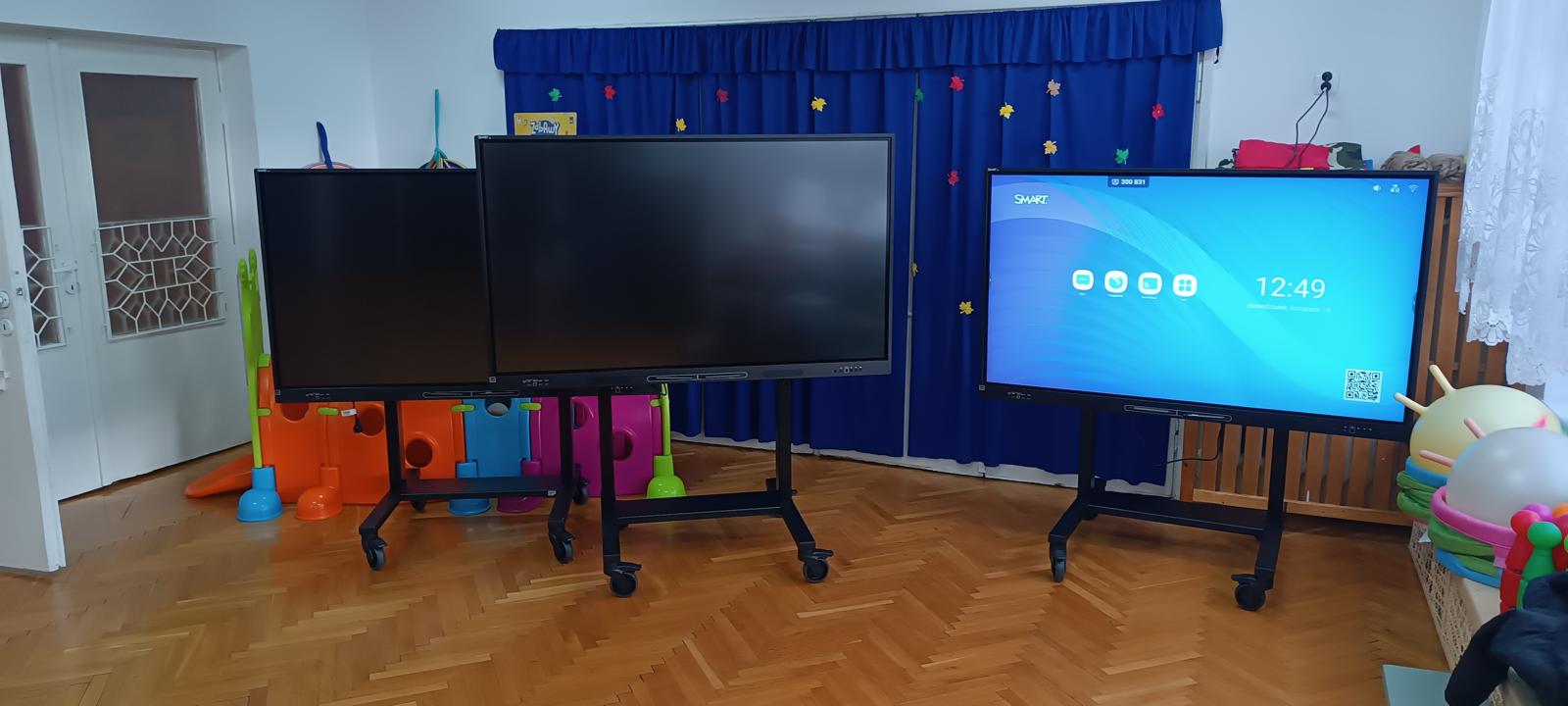 Sala lekcyjna z monitorem interaktywnym – Wrocław
