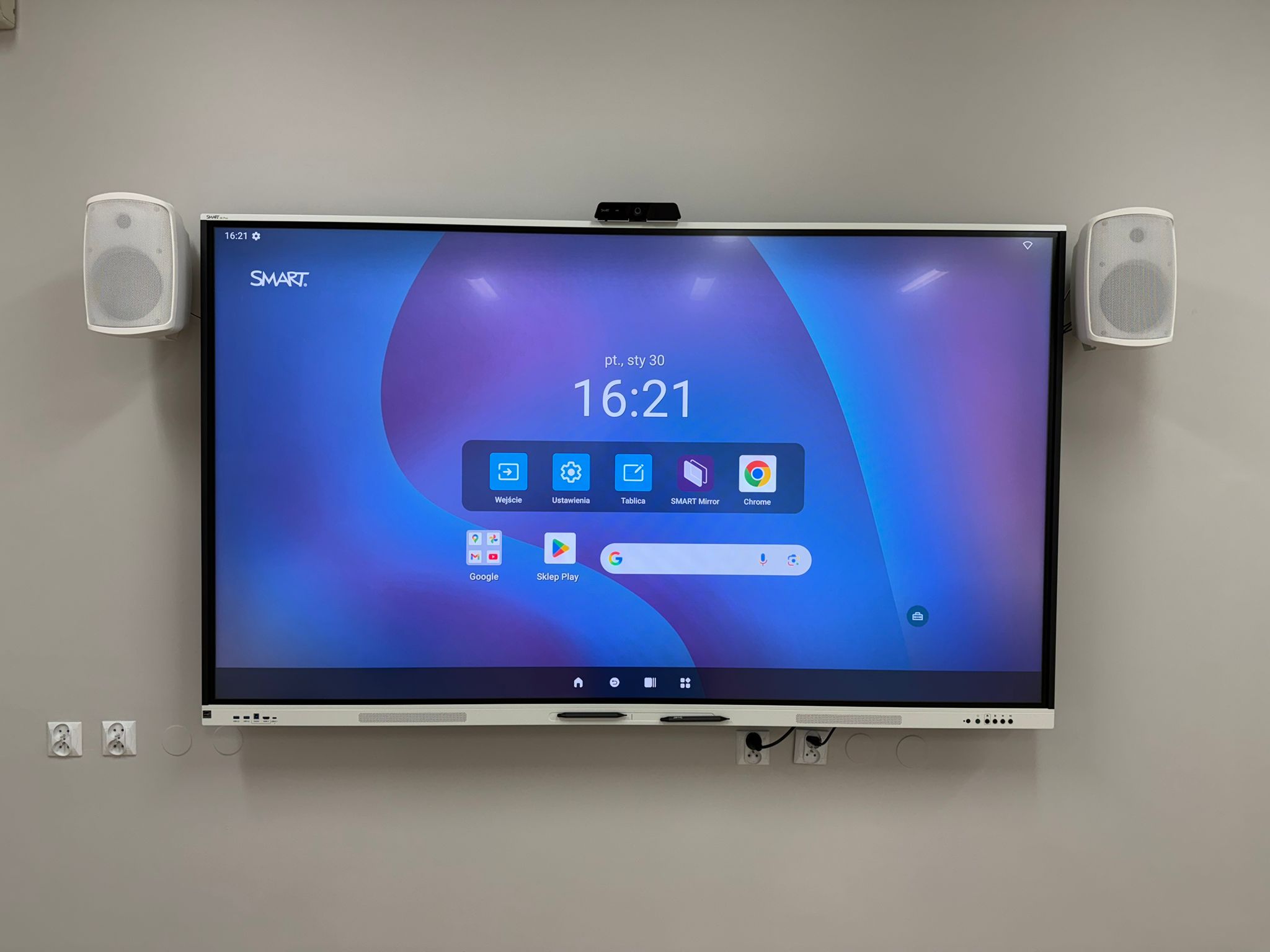 Monitor interaktywny – szkoła podstawowa Warszawa