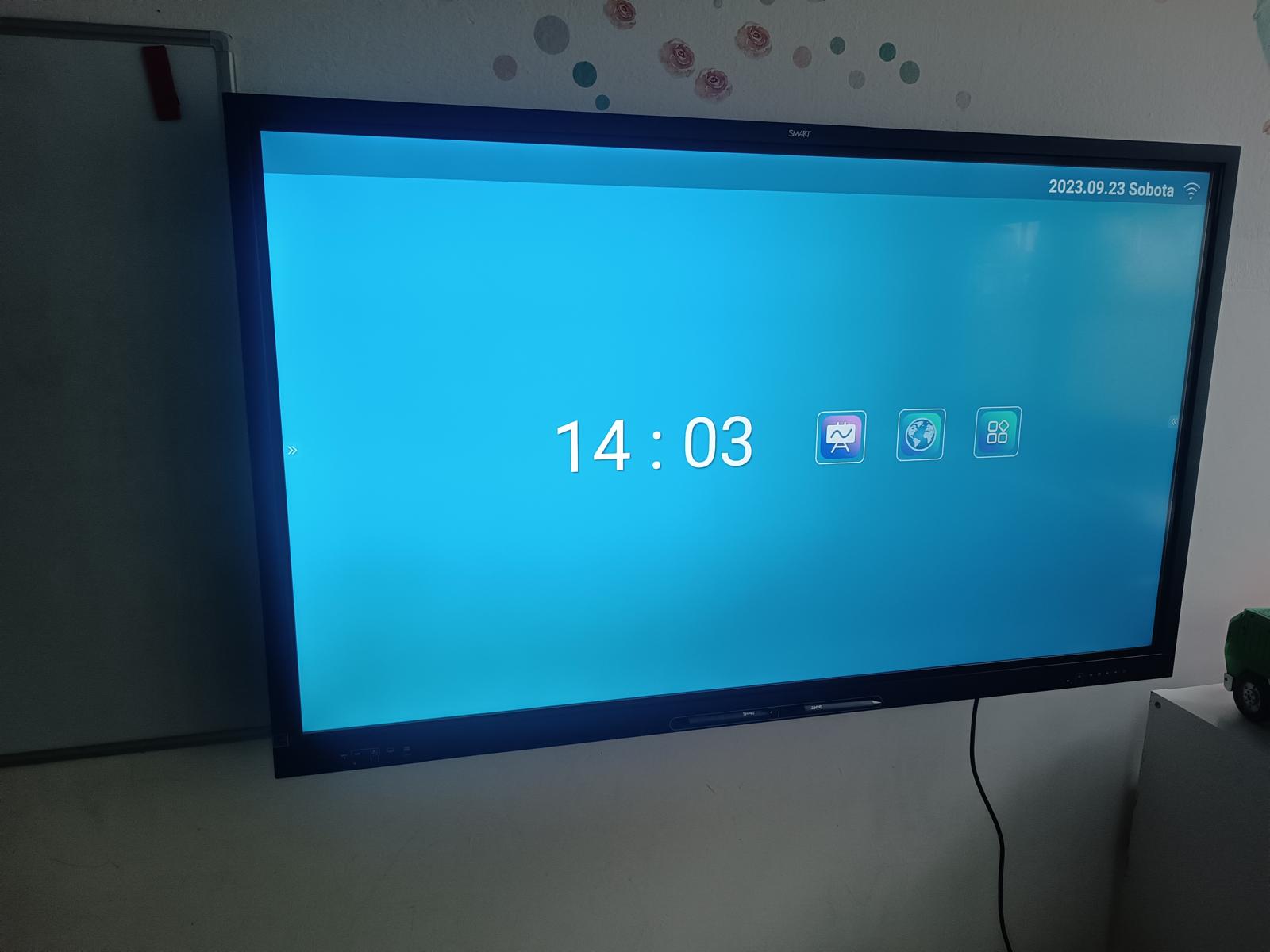 Sala lekcyjna z monitorem interaktywnym – Katowice